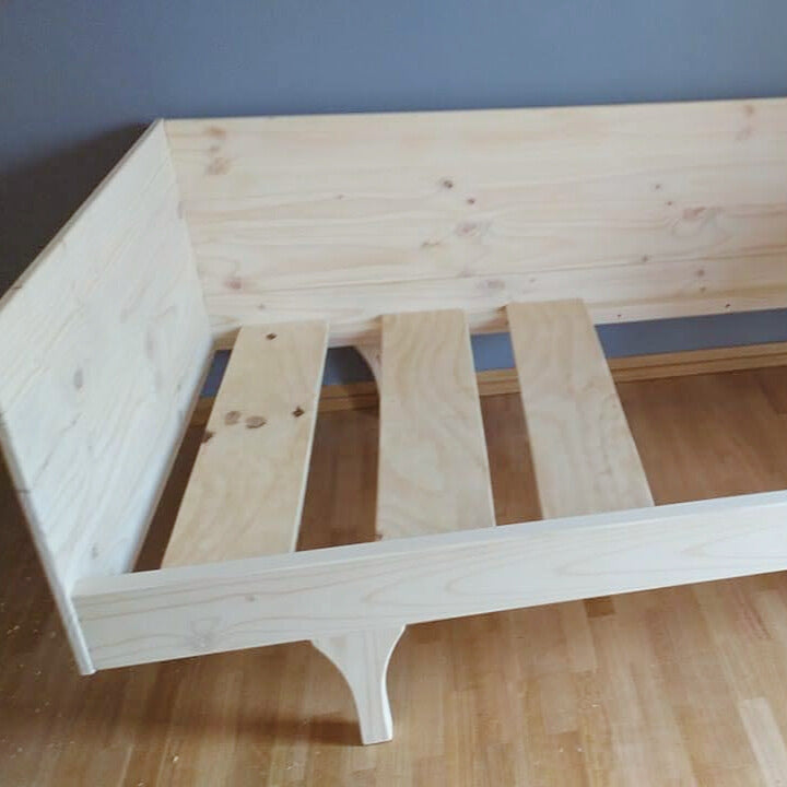 Cama Albania