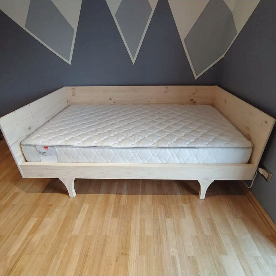 Cama Albania