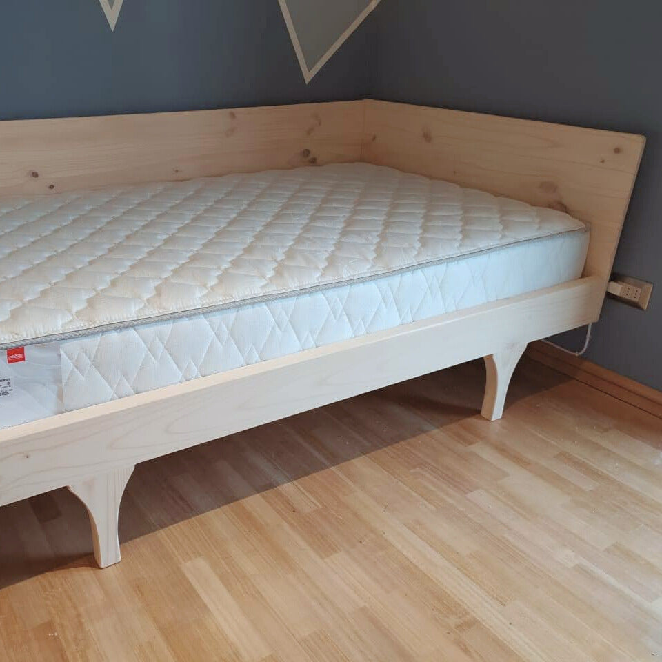 Cama Albania