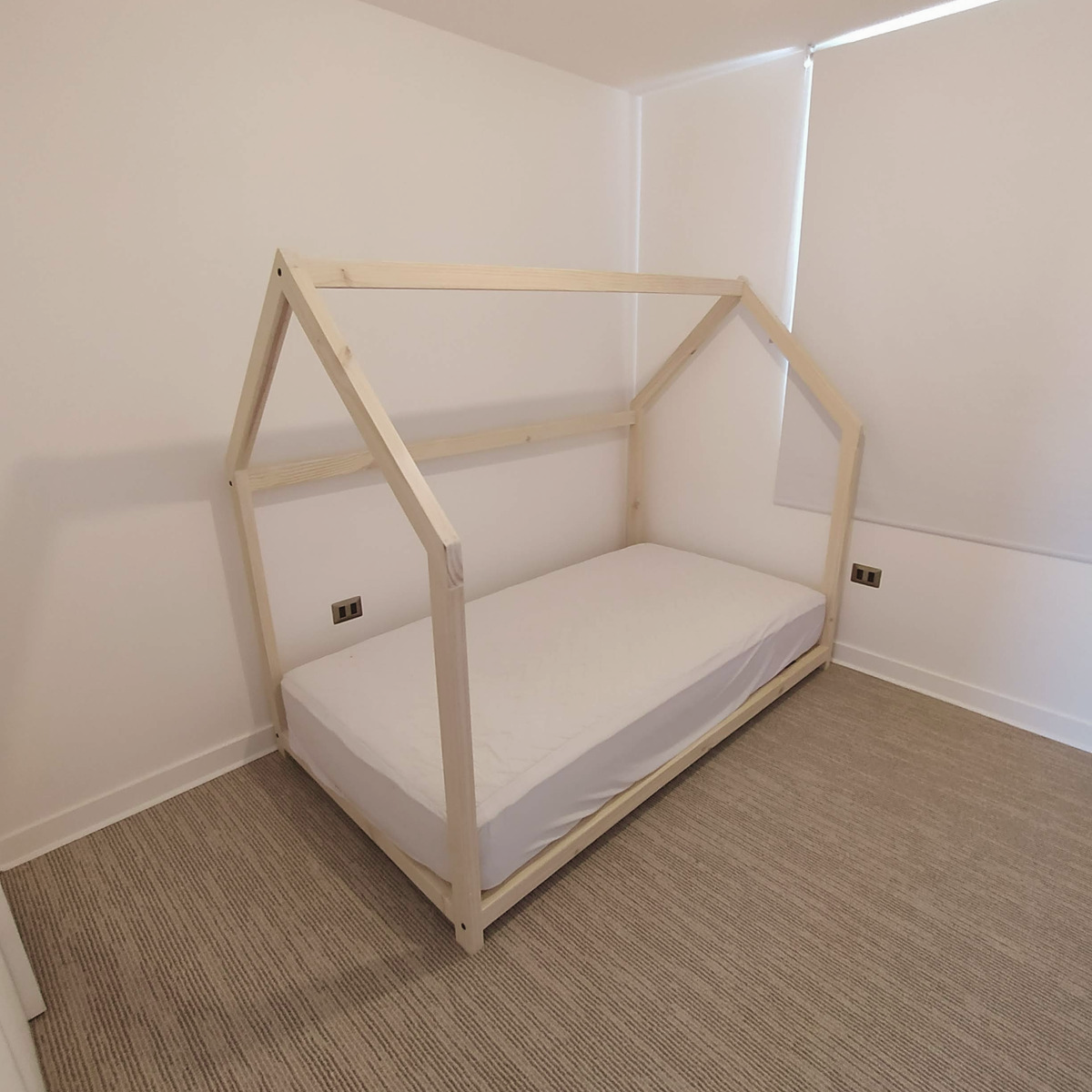 Cama Casa Minimalista Natural