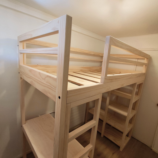 Cama en altura con escritorio y closet