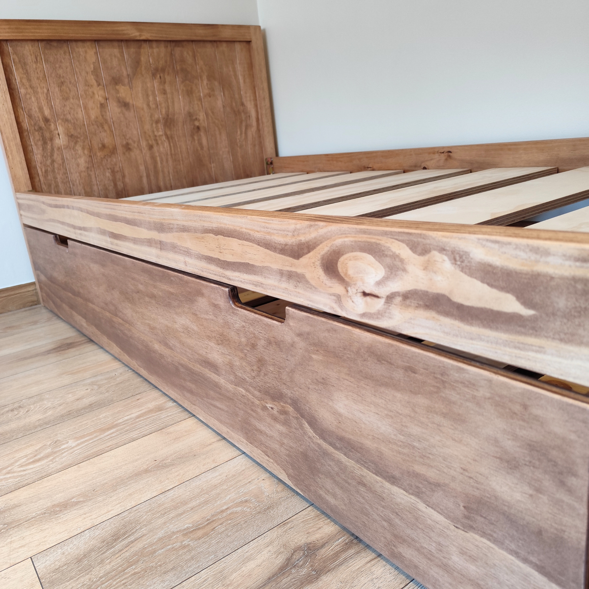 Cama Ranurada