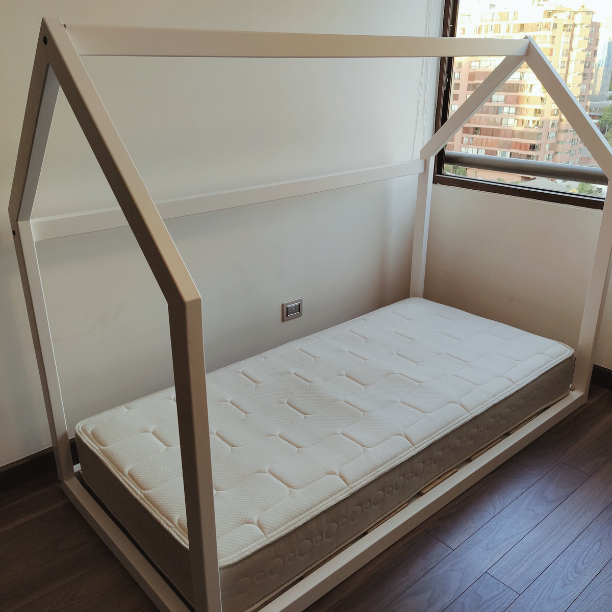 Cama Casa Minimalista Color