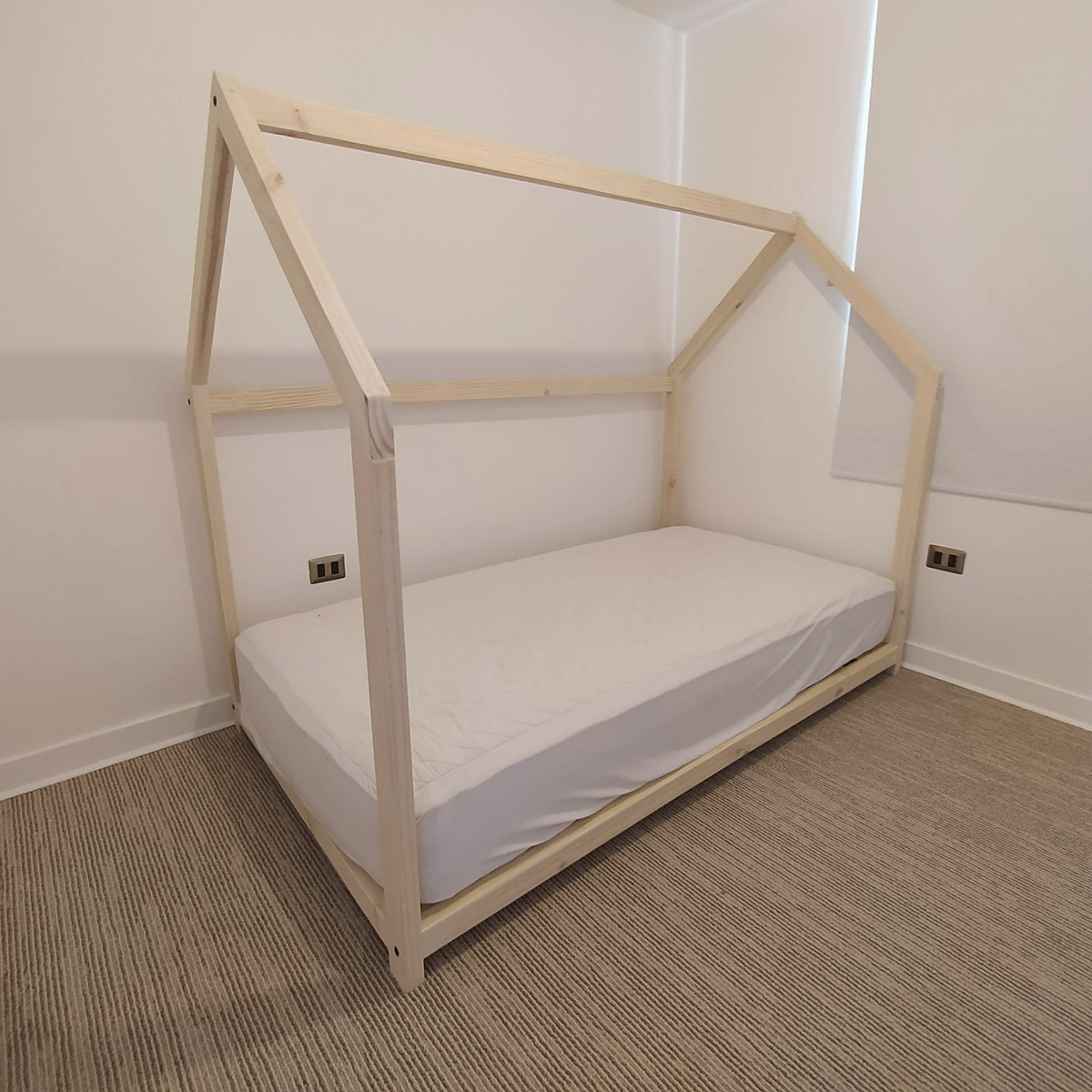 Cama Casa Minimalista Natural